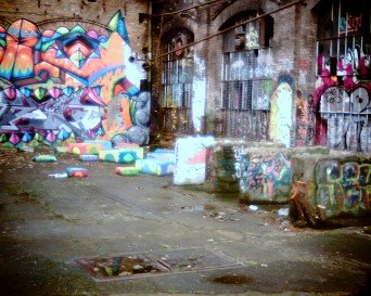 vq1015-graffiti-corner-berlin